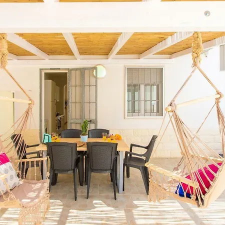 Casa Acquamarina * 토레 산타 사비나